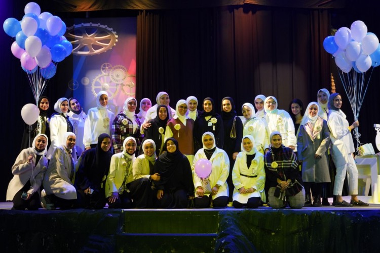 "نسائية الإصلاح" تكرم 14 فتاة لارتدائهن الحجاب